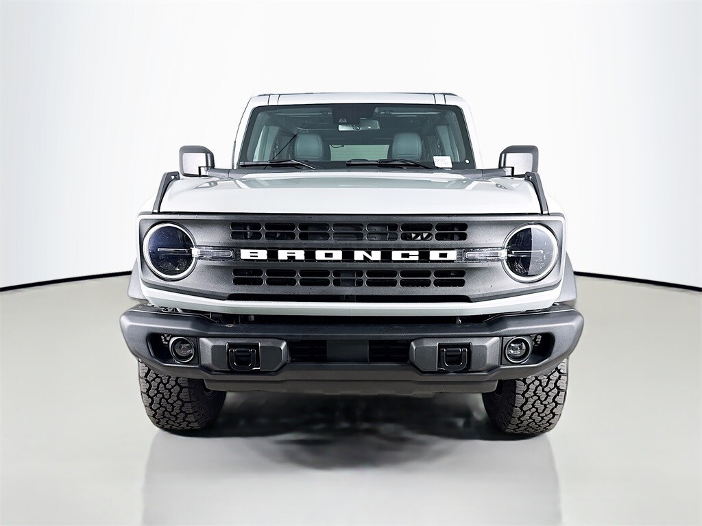 2024 Ford Bronco Black Diamond photo 2