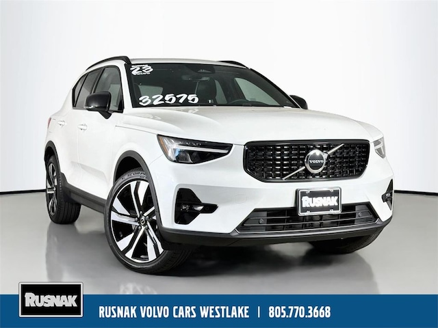 2023 Volvo XC40 B5 Plus Dark Theme SUV
