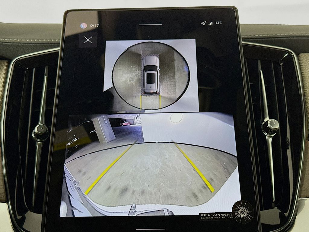 2026 Volvo XC90 Ultra - Photo 13