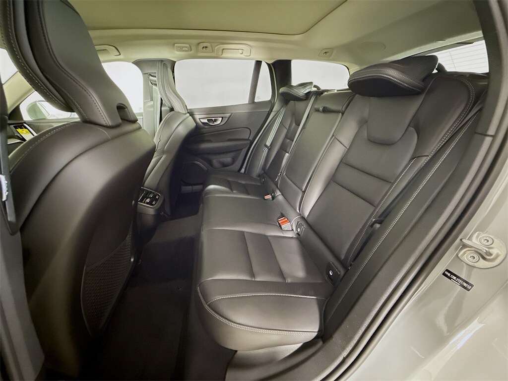 2026 Volvo V60 Cross Country Ultra - Photo 26