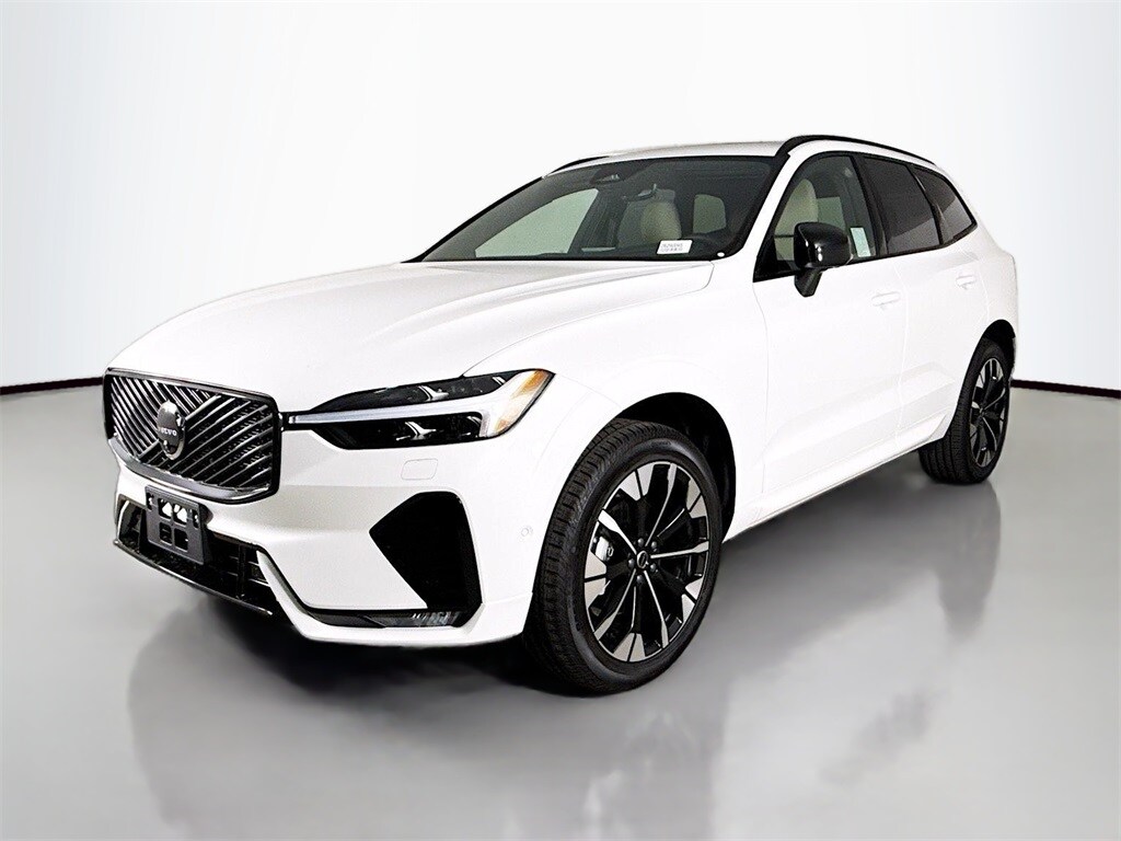 2026 Volvo XC60 B5 Plus photo 3