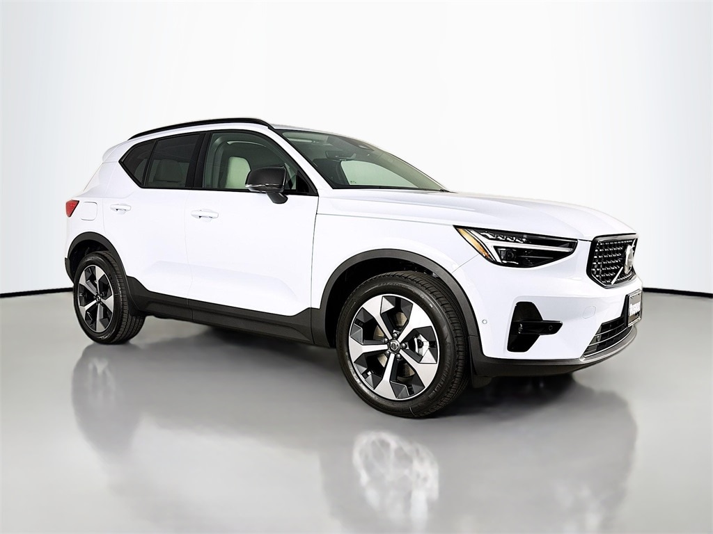 2026 Volvo XC40 Plus's photo