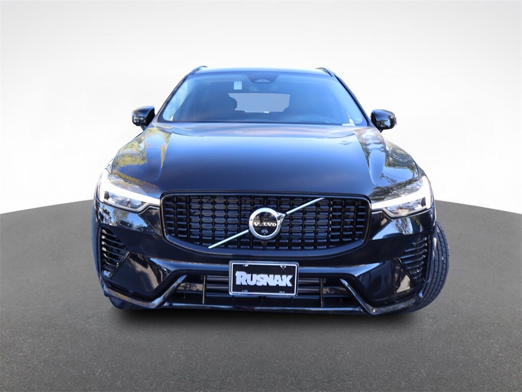 2025 Volvo XC60 Hybrid T8 photo 3