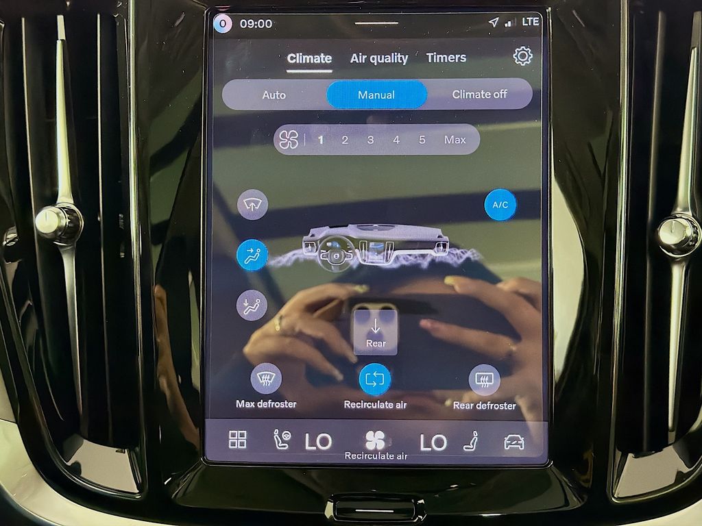 2026 Volvo V60 Cross Country Ultra - Photo 16