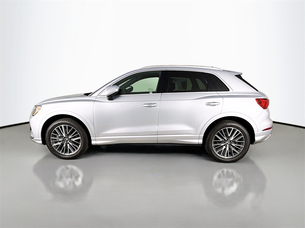2021 Audi Q3 Premium photo 4