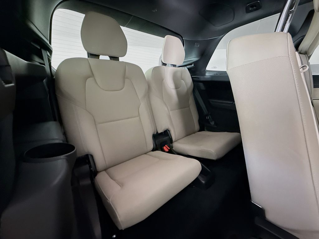 2026 Volvo XC90 Plus - Photo 29