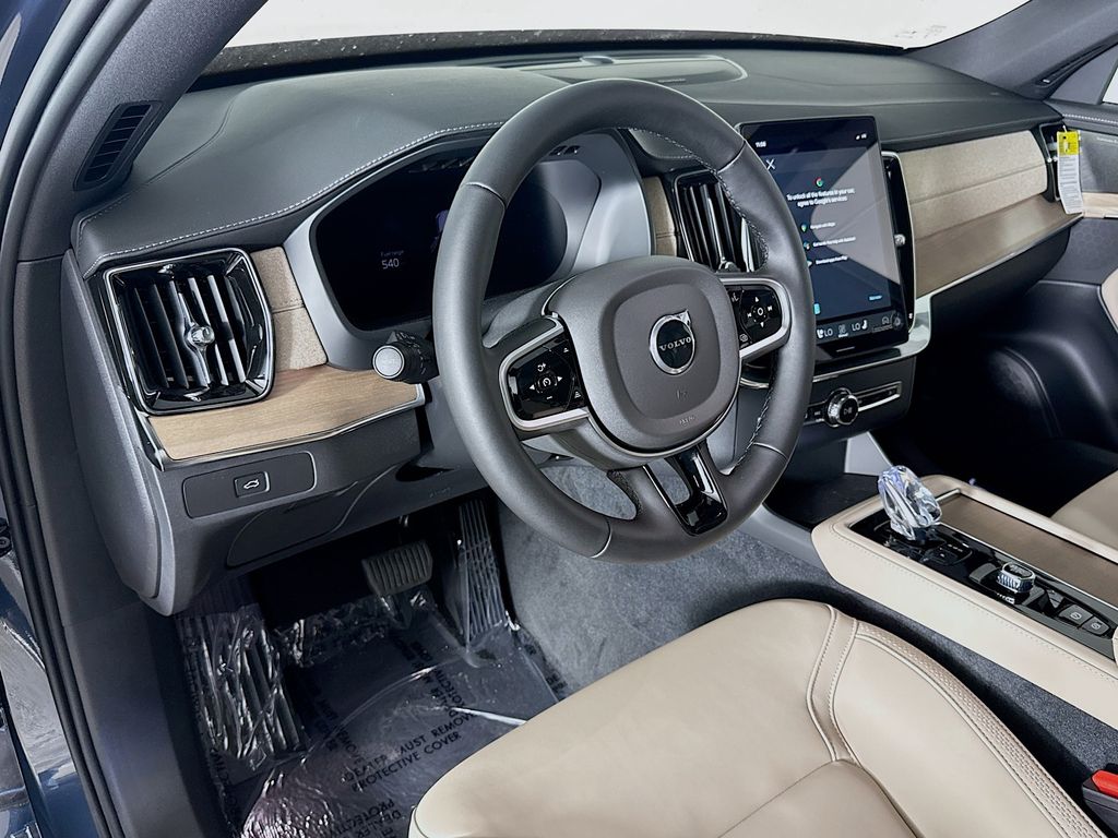 2026 Volvo XC90 Plus - Photo 9