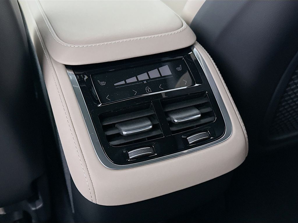 2026 Volvo XC90 Ultra - Photo 26