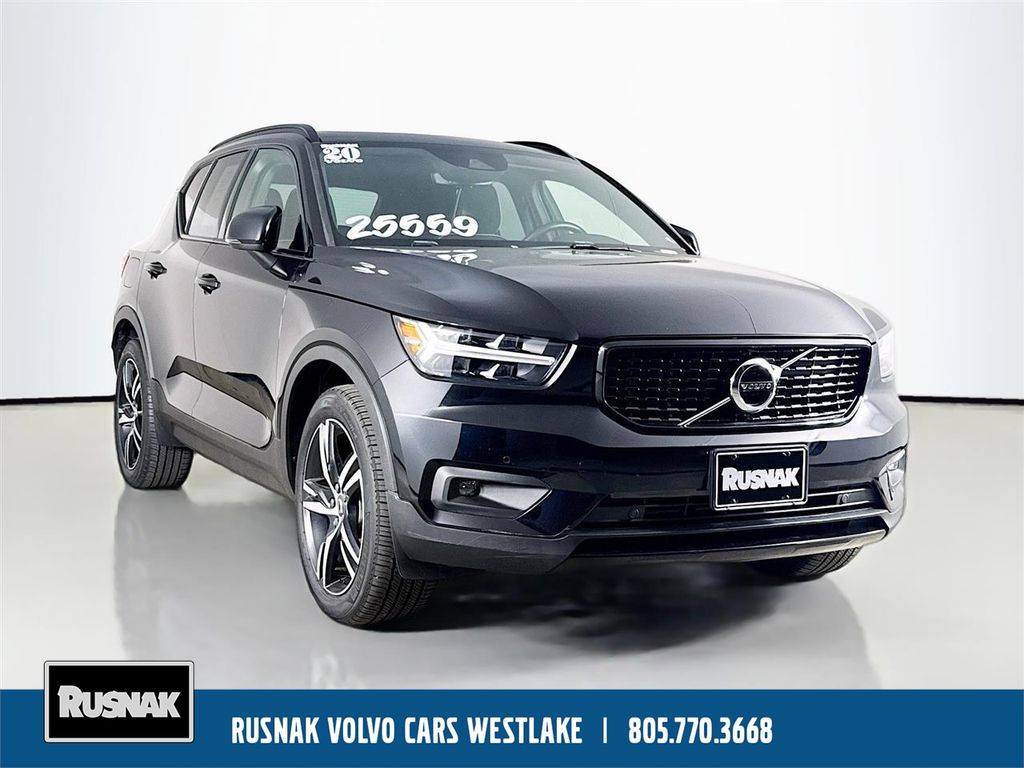 2020 Volvo XC40 R-Design