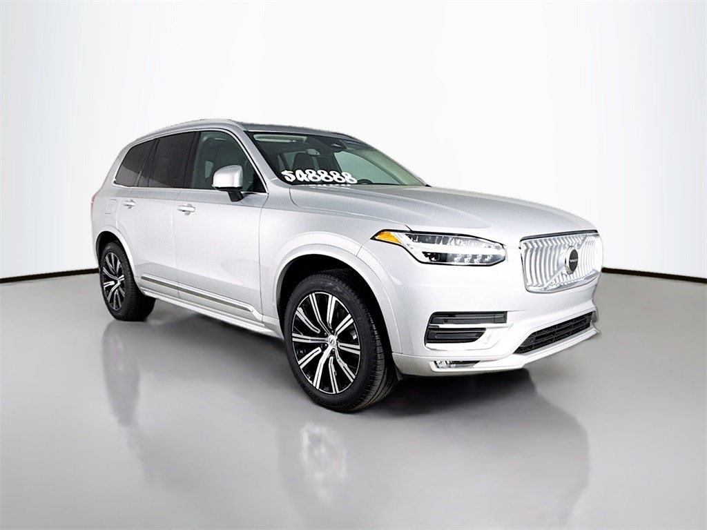 2025 Volvo XC90 Core's photo