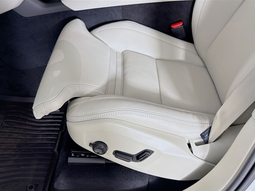 2026 Volvo XC90 Ultra - Photo 20