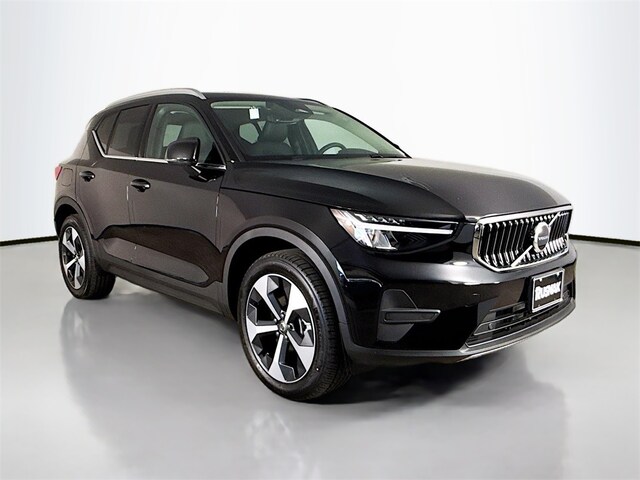 2025 Volvo XC40 B5 Core AWD SUV
