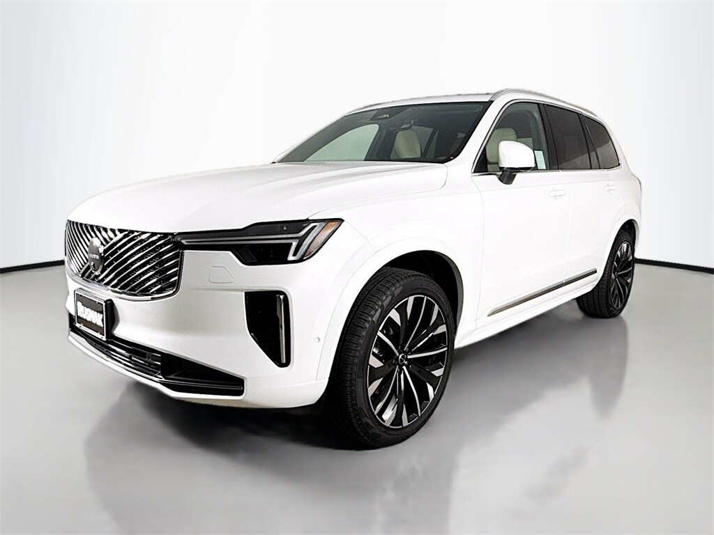 2026 Volvo XC90 B5 Plus photo 3