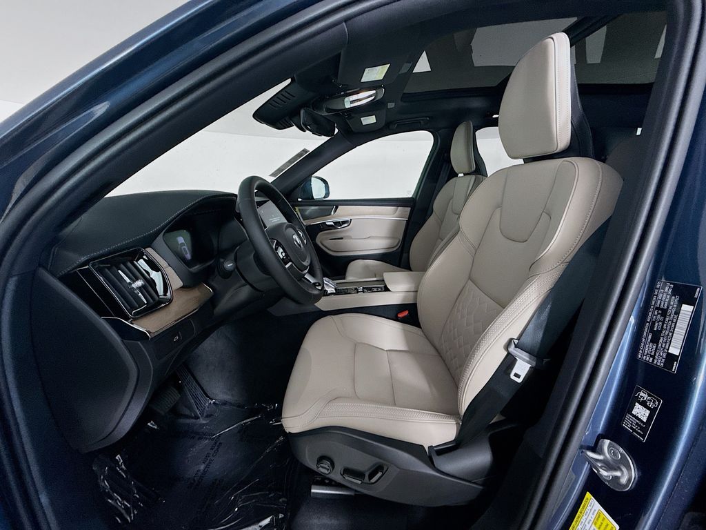 2026 Volvo XC90 Plus - Photo 22