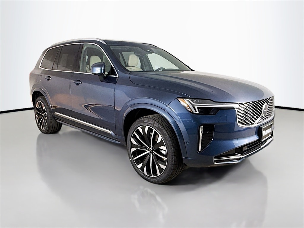 2026 Volvo XC90 Plus's photo