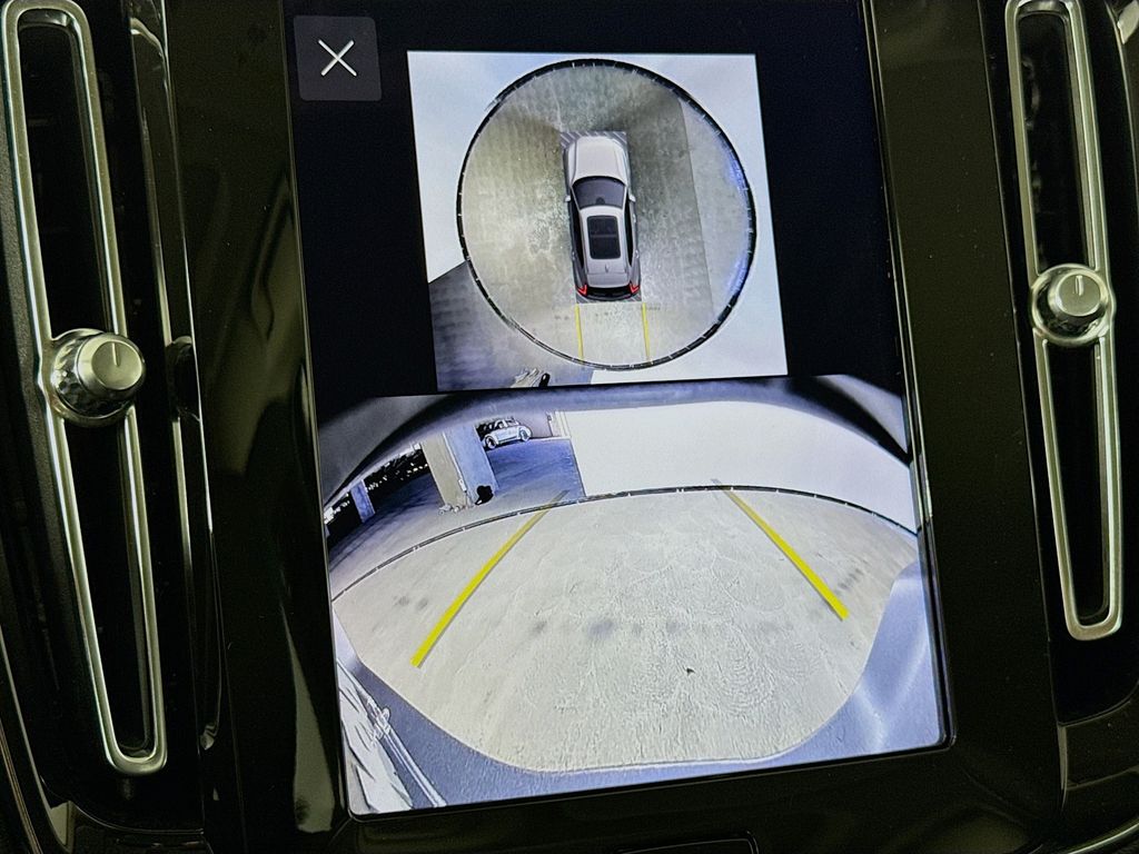 2026 Volvo XC40 Ultra - Photo 13