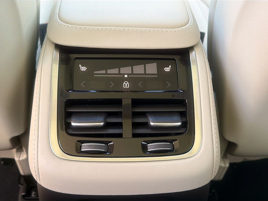 2026 Volvo XC90 Ultra - Photo 26