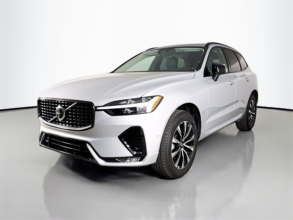 2025 Volvo XC60 Plus photo 3