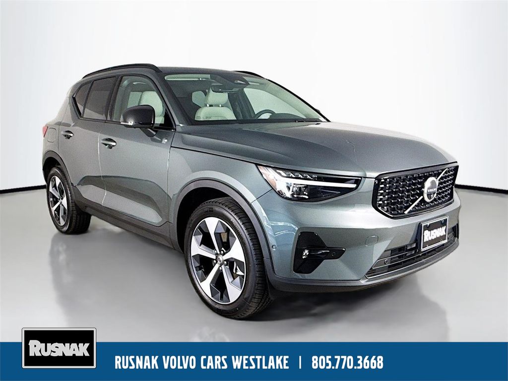 2026 Volvo XC40