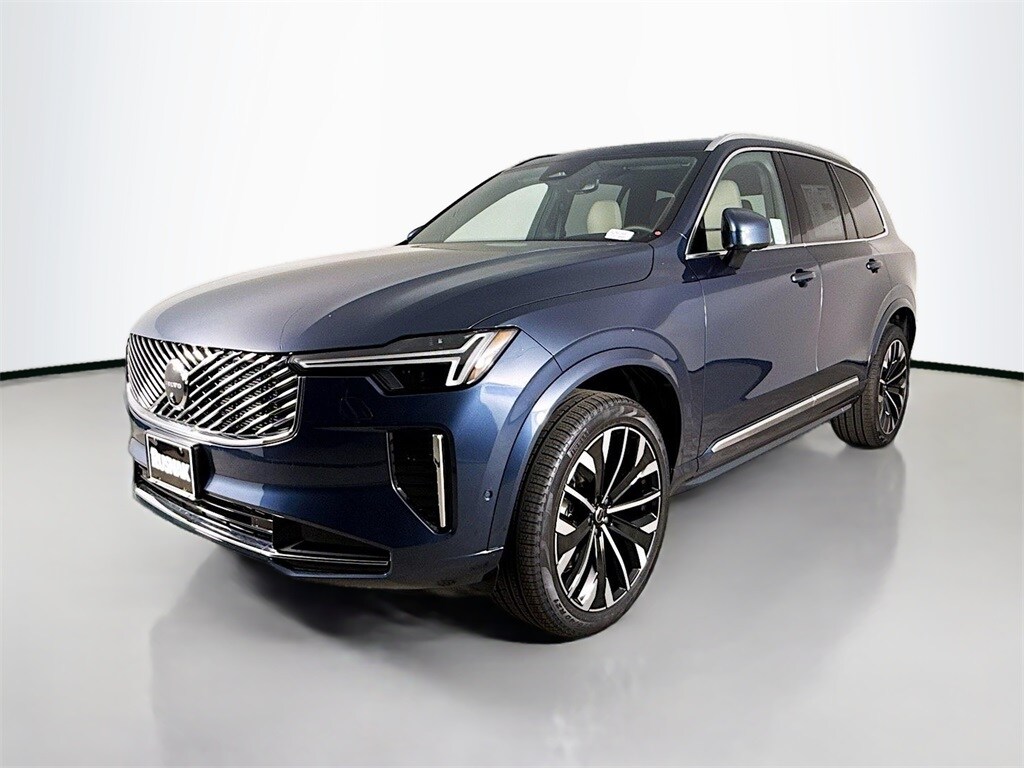 2026 Volvo XC90 B5 Plus photo 3