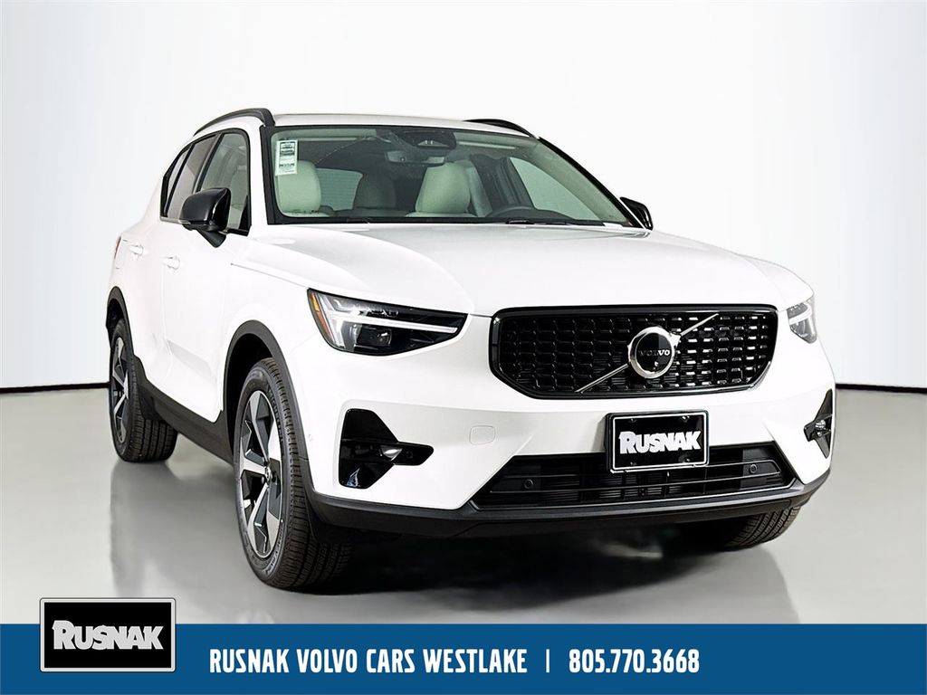 2026 Volvo XC40 B5 Plus Dark AWD's photo