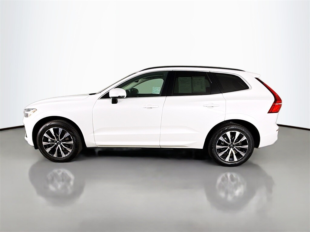 2023 Volvo XC60 B5 Core photo 4