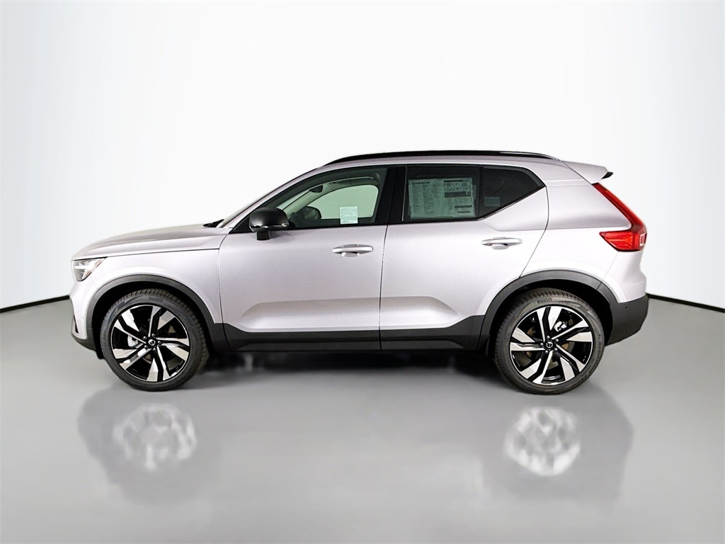 New 2026 Volvo XC40 B5 Ultra SUV
