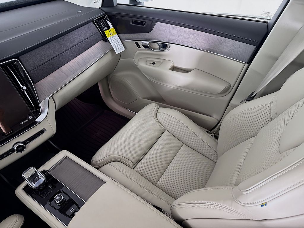2026 Volvo XC90 Ultra - Photo 25