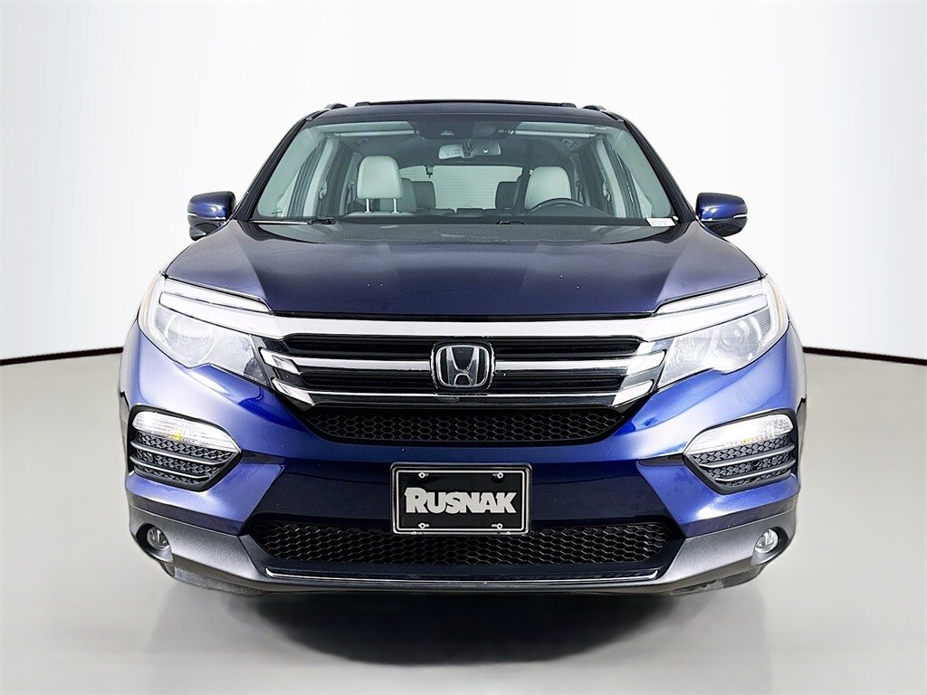 2016 Honda Pilot Touring photo 2