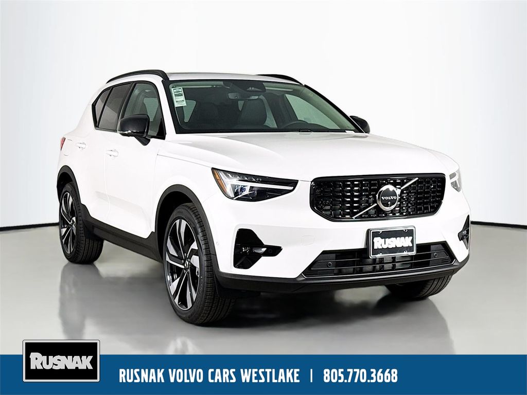 2026 Volvo XC40 B5 Ultra Dark AWD's photo