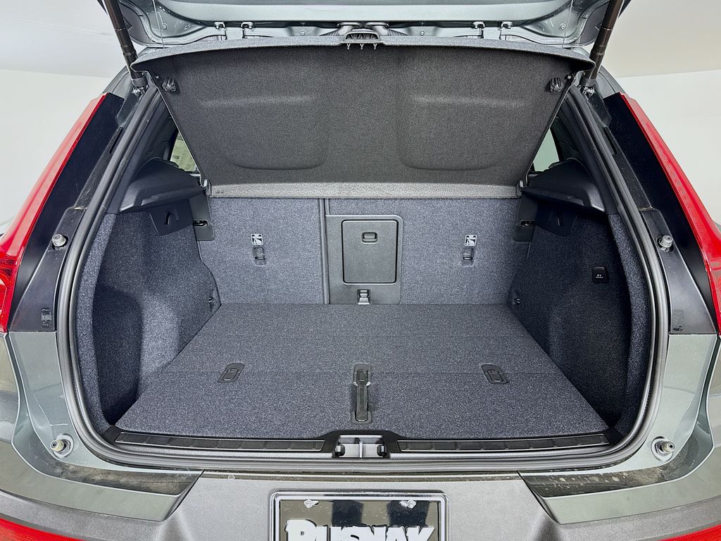 2026 Volvo XC40 Plus - Photo 27