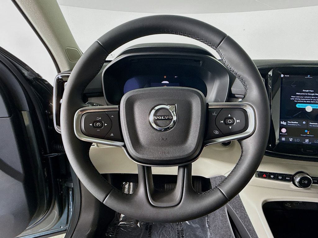 2026 Volvo XC40 Plus - Photo 11