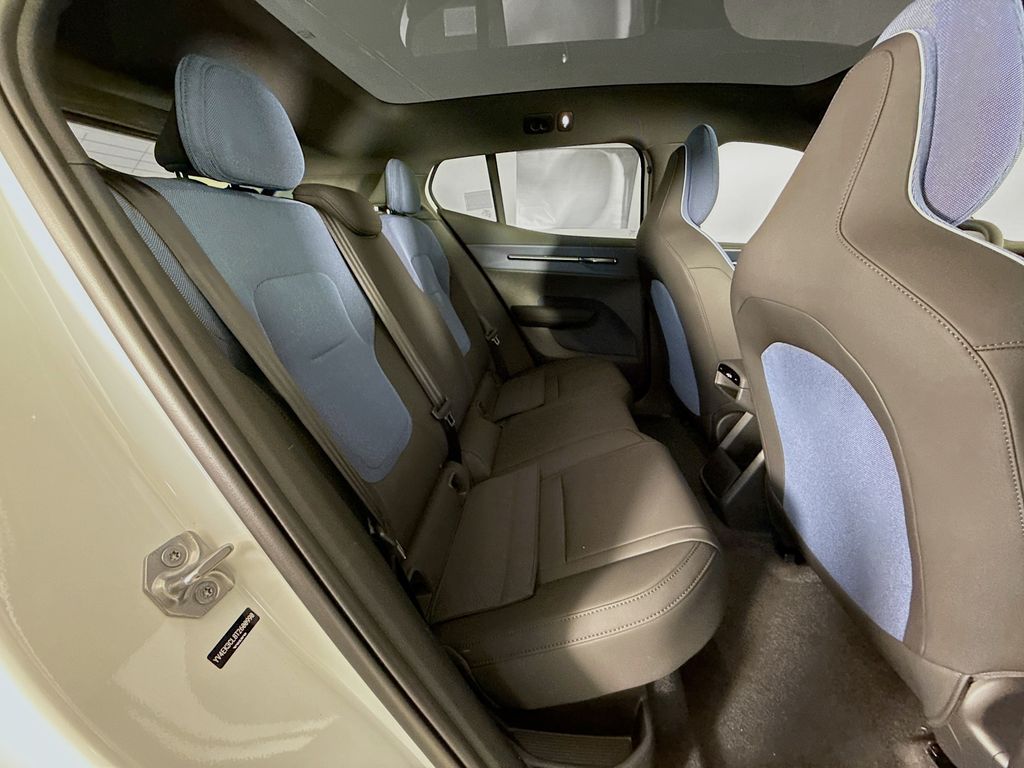 2026 Volvo EX30 Ultra - Photo 27