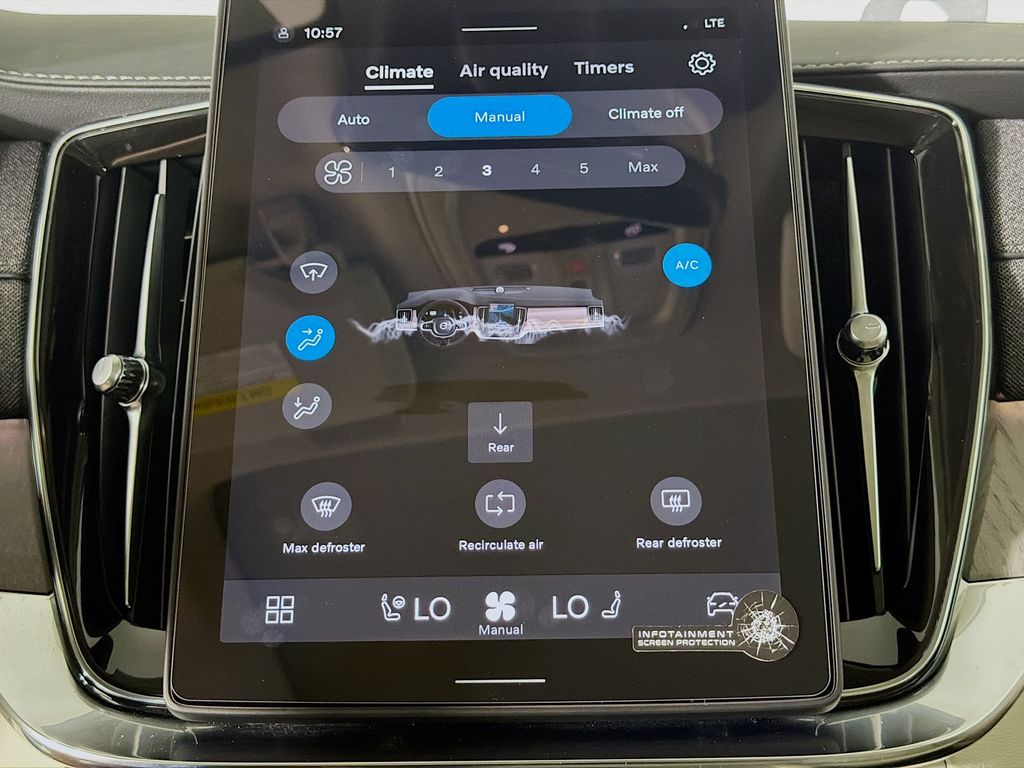 2026 Volvo XC90 Ultra - Photo 16