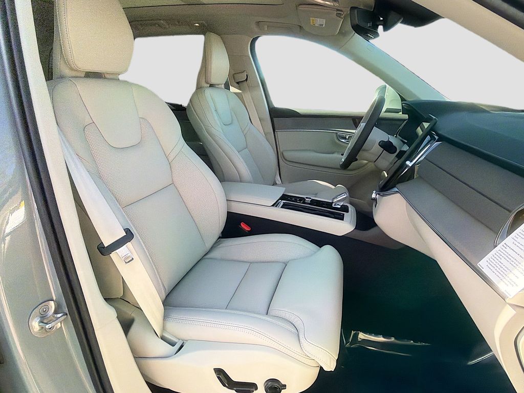2026 Volvo XC90 Ultra - Photo 30