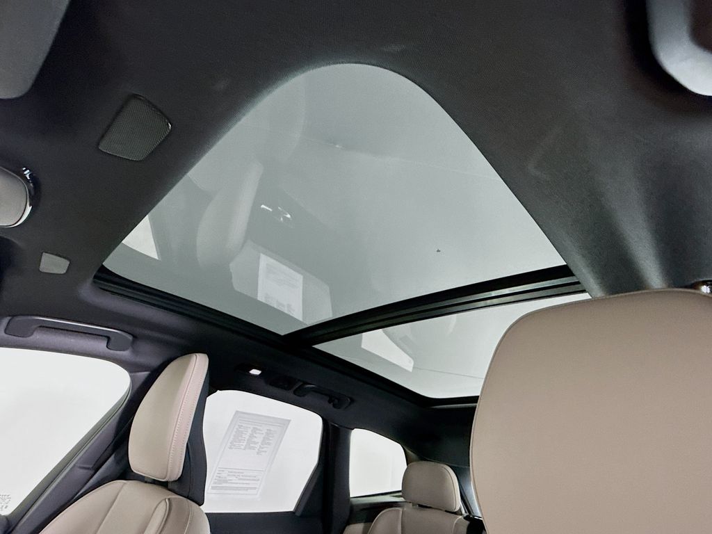 2026 Volvo XC60 Plus - Photo 22