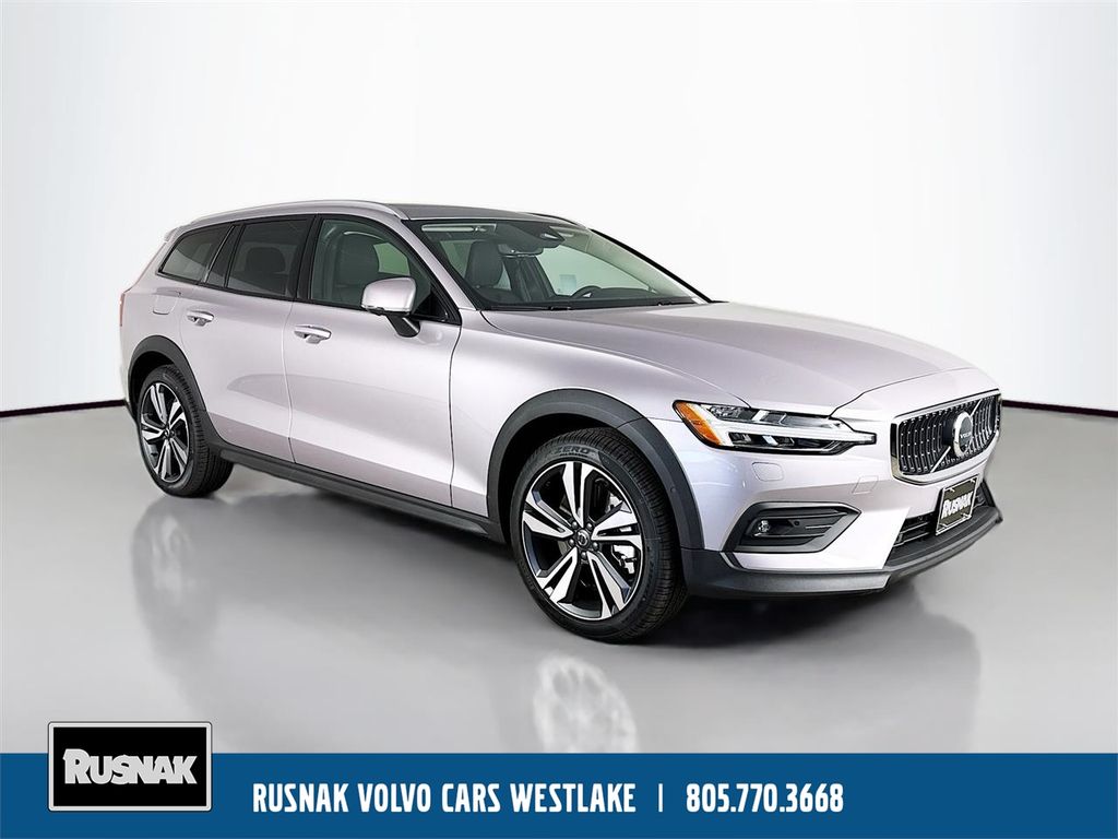 2026 Volvo V60 Cross Country B5 Plus AWD's photo