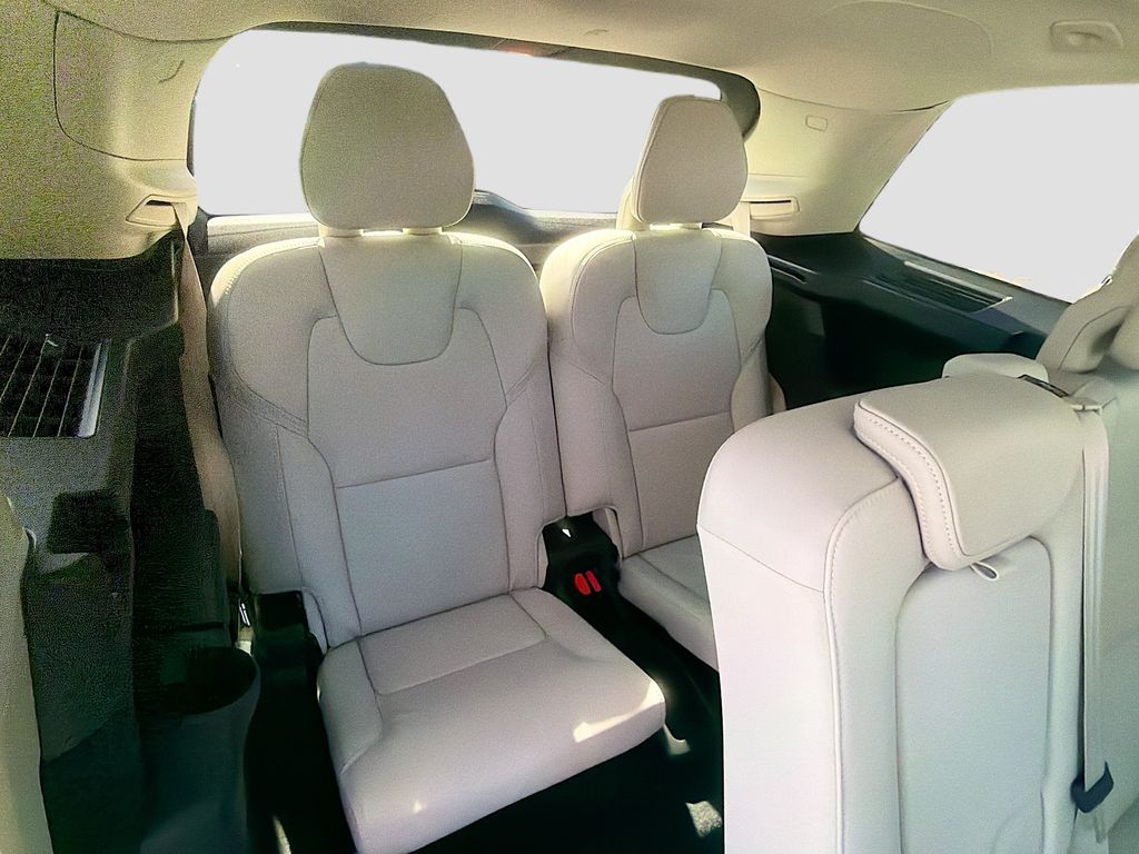 2026 Volvo XC90 Ultra - Photo 28