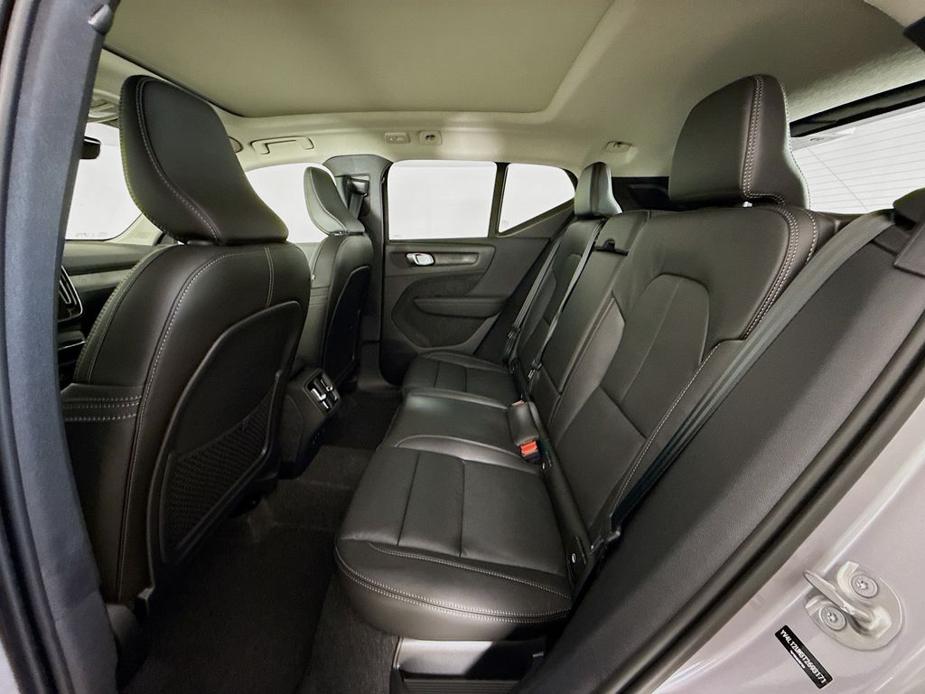 2026 Volvo XC40 Ultra - Photo 25