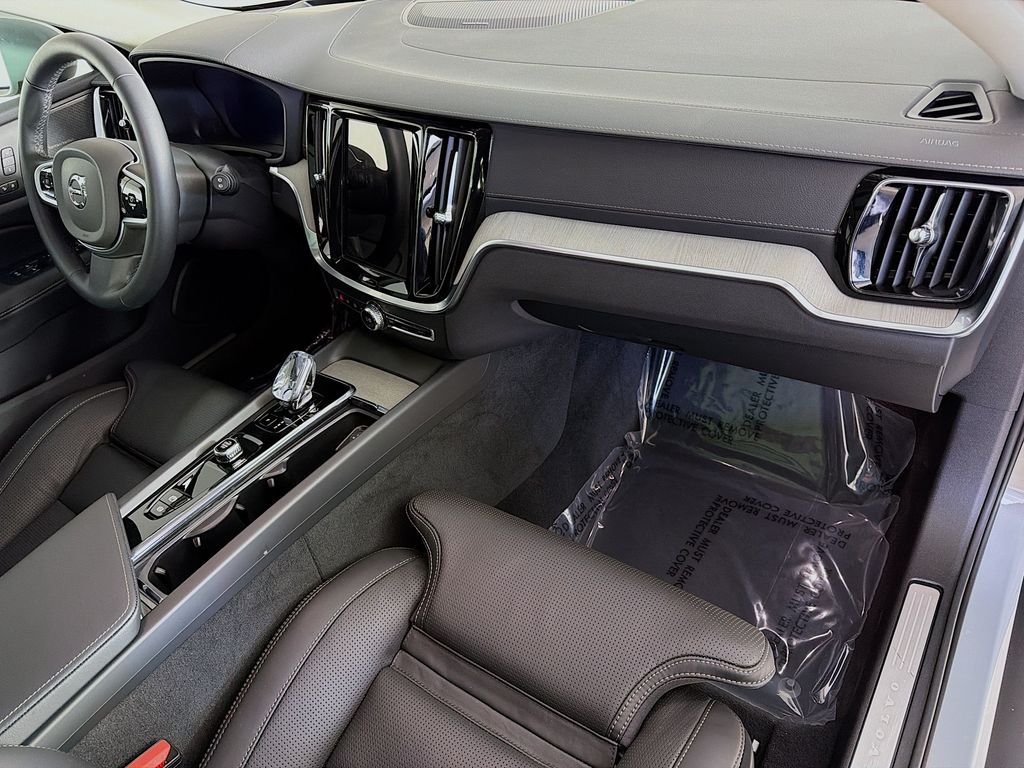 2026 Volvo V60 Cross Country Ultra - Photo 31