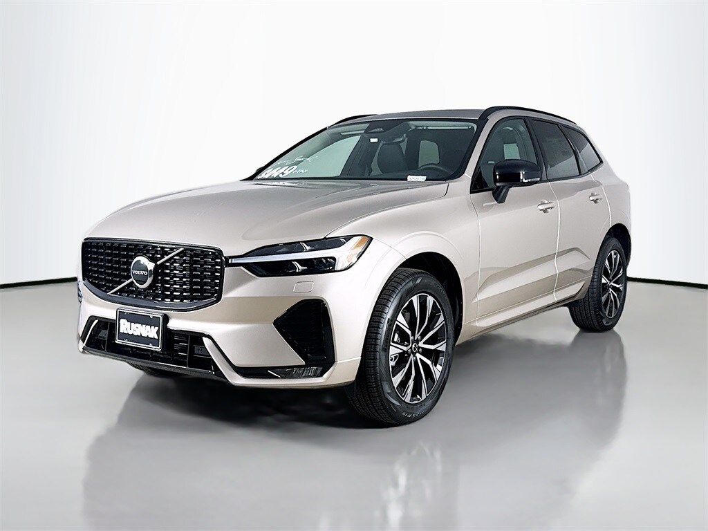 2025 Volvo XC60 B5 Core photo 3