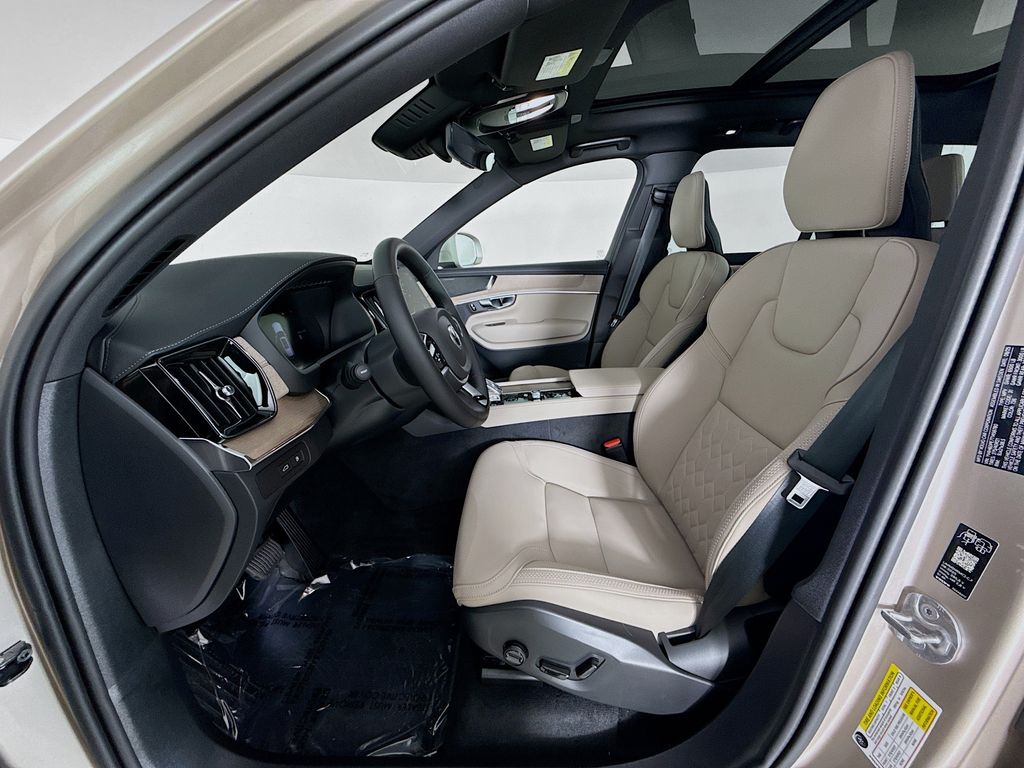 2026 Volvo XC90 Plus - Photo 22