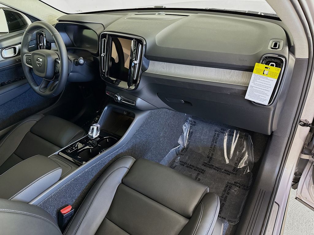 2026 Volvo XC40 Ultra - Photo 30