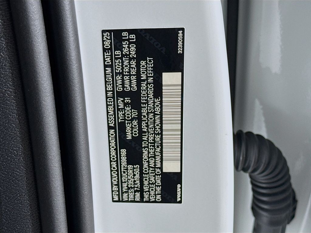 2026 Volvo XC40 Plus - Photo 32