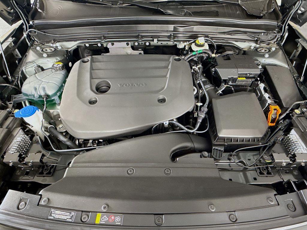 2026 Volvo XC40 Plus - Photo 31