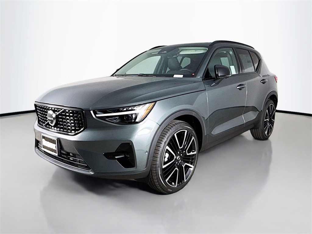 New 2026 Volvo XC40 B5 Ultra SUV