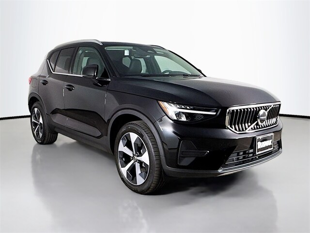 2025 Volvo XC40 B5 Core AWD SUV