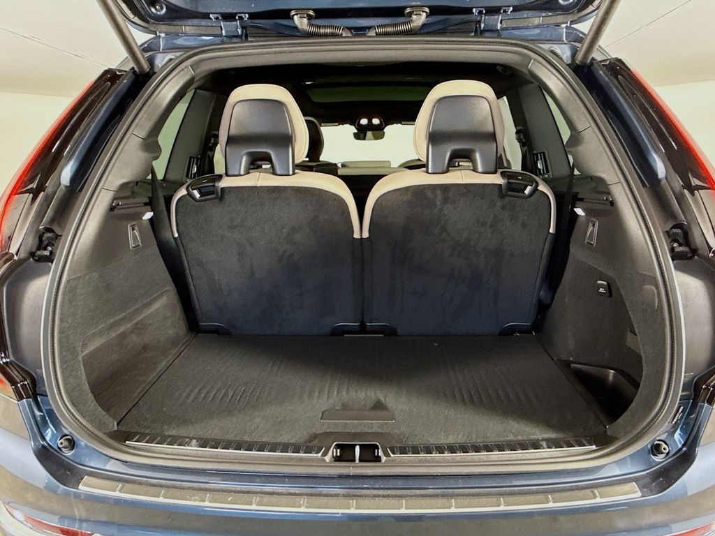 2026 Volvo XC90 Plus - Photo 28