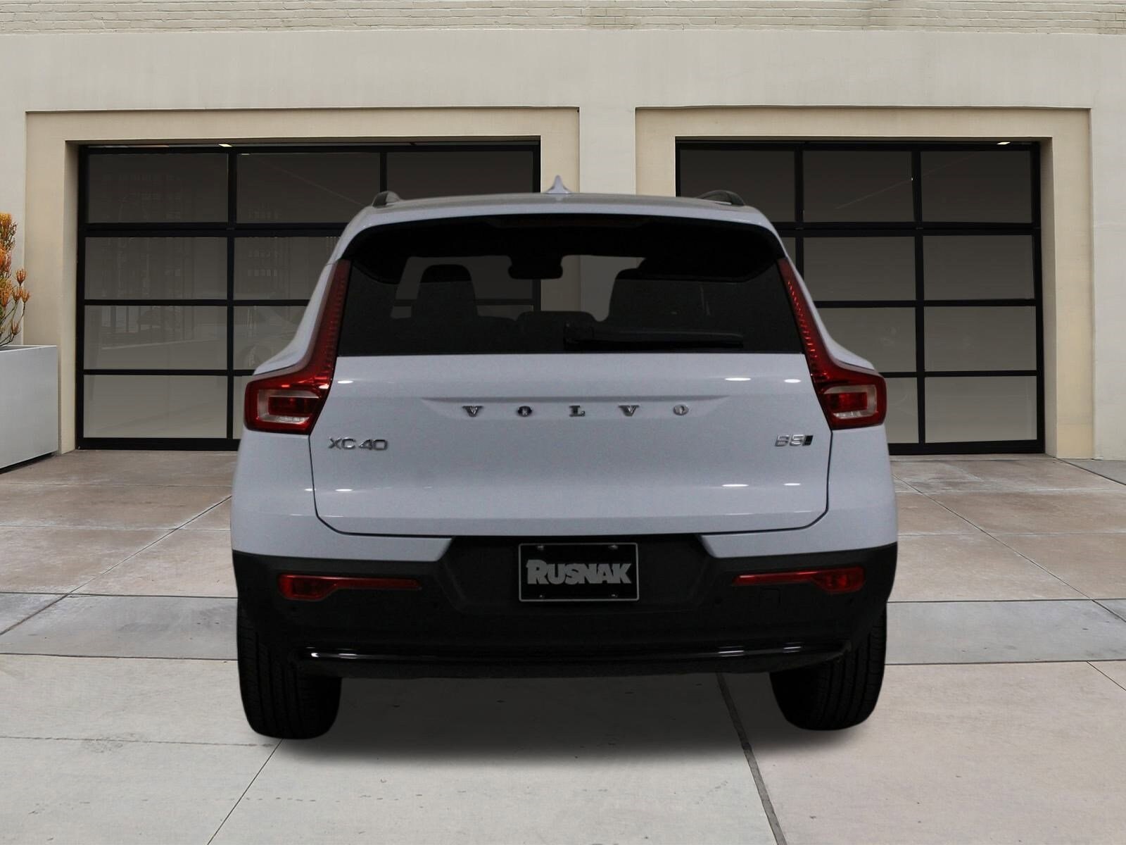 2026 Volvo XC40 AWD Plus photo 4