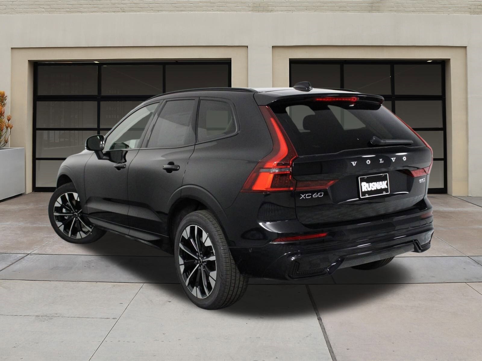 2026 Volvo XC60 B5 Plus photo 2